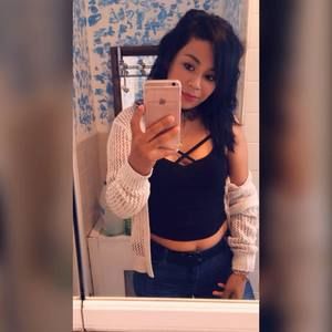 Meet your Posher, Beatriiz